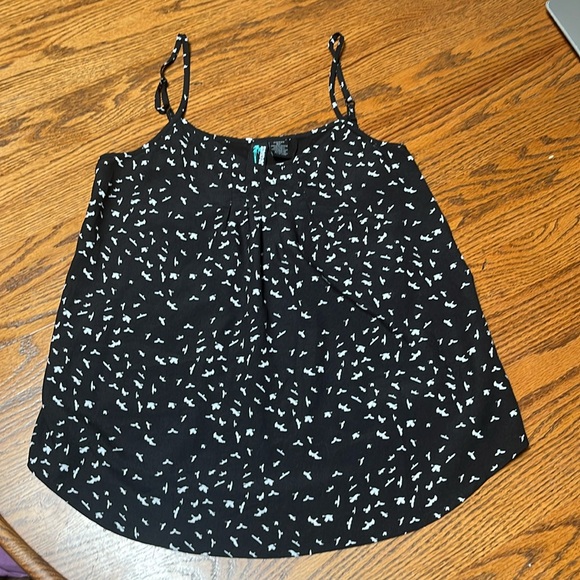 Weavers Black and White Tank Top‎ - Picture 1 of 4